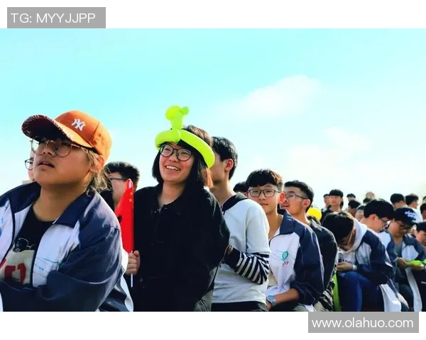 鱼缸壁纸中足球球星的炫彩瞬间让运动激情与艺术完美融合